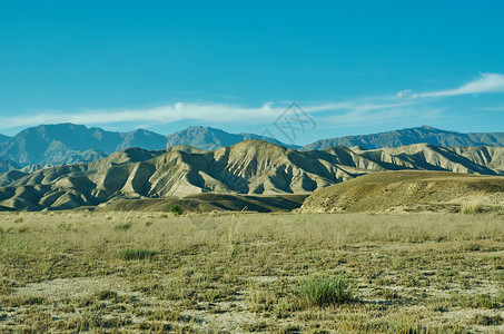自然吉尔斯坦西部贾拉勒阿巴德地区山高原的美丽图片