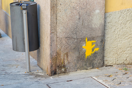 有趣的猫口袋妖怪模具在公共华尔街艺术绘画上有趣的猫口袋妖怪模具在公共华尔街艺术绘画写作动物插图背景图片
