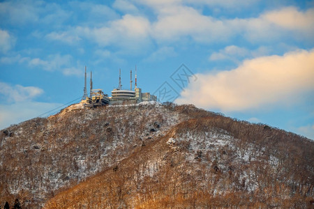 受欢迎的运输日本冬季函馆山索道缆车站景观图片