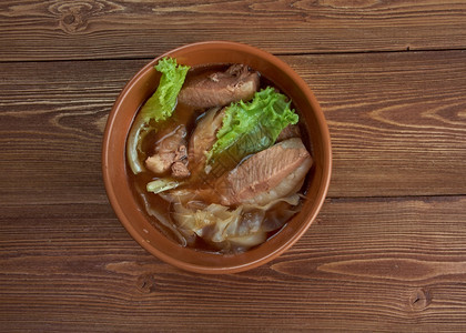 巴BakKutTeh马来西亚猪肉和草药汤茶锅图片