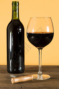 在你的杯子里保留红酒美食葡萄滗水图片