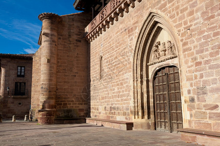 建造Ezcaray教堂西班牙拉里奥哈埃兹卡雷古老的图片