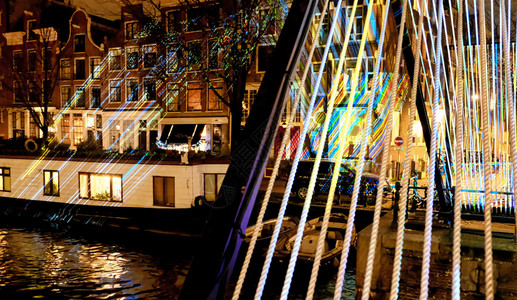 阿姆斯特丹灯光节期间阿姆斯特丹红灯区的光安装阿姆斯特丹红灯区的光安装城市景观地标河图片