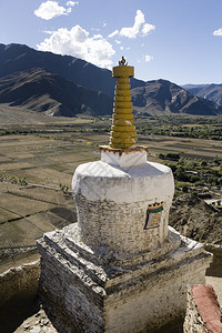 修道院自治区喜马拉雅山Yungbulakaang宫或YumbuLakhang高地的佛教寺庙宗艾伦图片