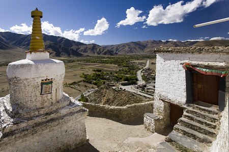 自治区喜马拉雅山Yungbulakang宫或YumbuLakhang高地的景象亚洲扬布拉冈艾伦图片