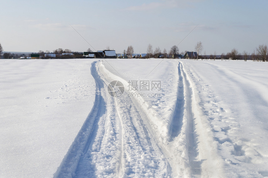 冬季的雪地图片