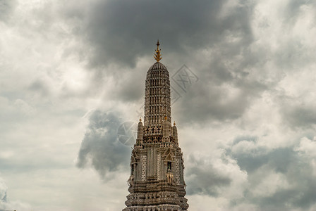 佛教泰国曼谷2019年7月21日黎明寺曼谷位于湄南河吞武里西岸黎明寺是泰国最著名的地标之一特写披耶云图片