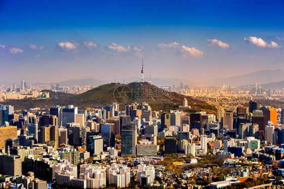 韩国首尔市风景及塔台天空全景下降图片