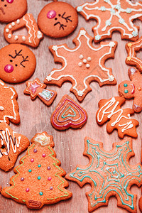 食物圣诞节庆典饼干装饰木板上有霜图片