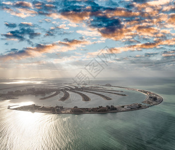 迪拜市中心的海洋全景图片