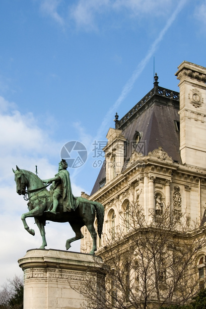 常设艾蒂安马塞尔的青铜雕像自豪地站在法国巴黎德维尔饭店旁边历史欧洲的图片
