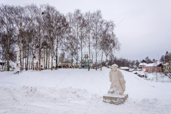 俄罗斯亚拉夫地区Vyatskoe村美丽的冬季风景木制的雅罗斯拉夫尔老的图片