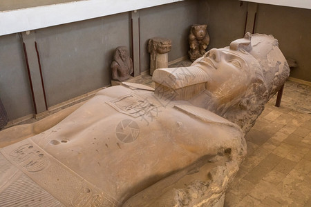 老的寺庙紧贴Ramesses第二女神像埃及图片