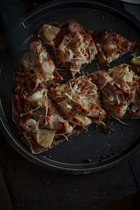 美食比萨奶酪自己做的披萨还有新鲜的莫扎里拉图片