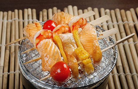 日本菜类海产食品蔬菜Yakitori关闭烹饪沙爹东方的背景图片