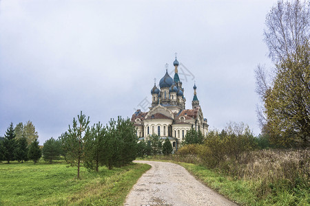 旅行俄罗斯亚拉夫尔地区Kukoboi村的MajesticSpassky大教堂白色的图片