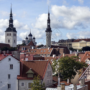 建筑学爱沙尼亚塔林的天际线三座教堂是圣尼古拉斯教堂亚历山大涅夫斯基教堂和圣灵艾伦英石图片