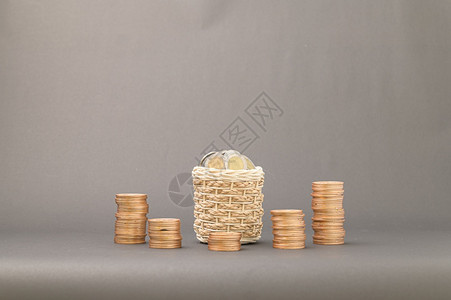 堆叠硬币的概念金融以增加收入投资股票交易省钱节贸成功图片