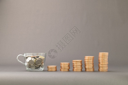 财富银行业堆叠硬币的概念金融以增加收入投资股票交易省钱图片