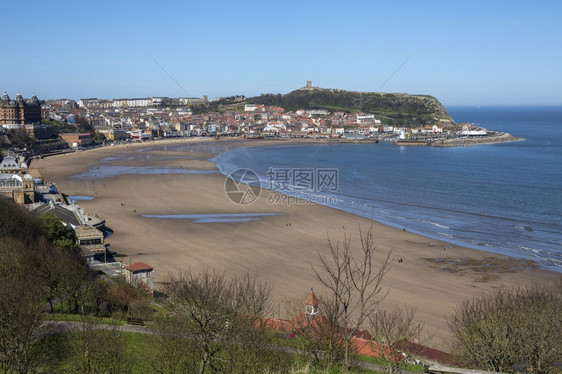 海滨士嘉堡欧洲英格兰东北约克郡海岸的斯卡伯勒滩ScarboroughBeach图片