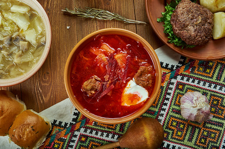 俄语Borscht酸甜菜汤乌克兰烹饪传统各种菜盘顶层风景最佳碟图片