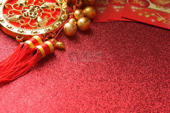 繁荣亚洲文化新年装饰品和红色散景背上的吉祥装饰品新年装饰品和红色散景背上的吉祥装饰品图片