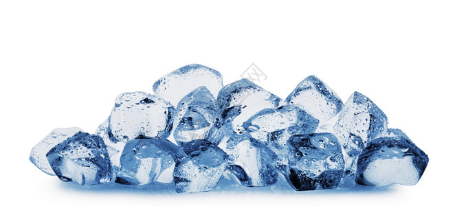 水晶柱冰块喝箱白底的柱上隔着水滴的冰雪立方体有水滴的冰晶立方体背景