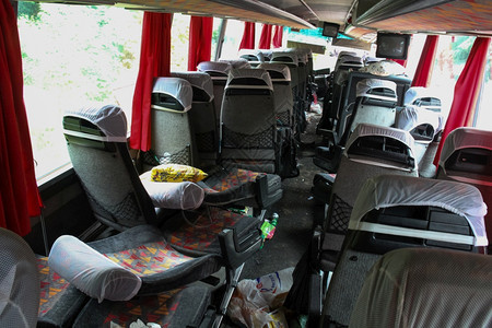 损坏的里面2013年7月日事故发生后在旅游巴士内损坏乘客座位七月图片