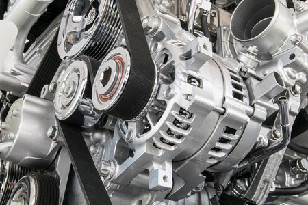 汽车发动机关闭汽车发动机的一部分器铬合金工业的图片