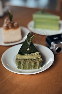 木制的草本植物由绿茶制成的蛋糕由绿茶制成的蛋糕日本人图片