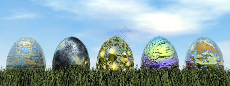 户外草地上五个多彩的东方鸡蛋由美丽的复活节鸡蛋组成3D转化丰富多彩的春天图片