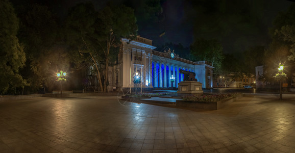 乌克兰奥德萨市政厅在乌克兰奥德萨市夜间政厅旅游著名的艺术图片
