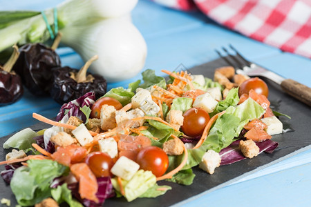 餐巾开胃菜健康和新鲜的地中海沙拉黄瓜图片