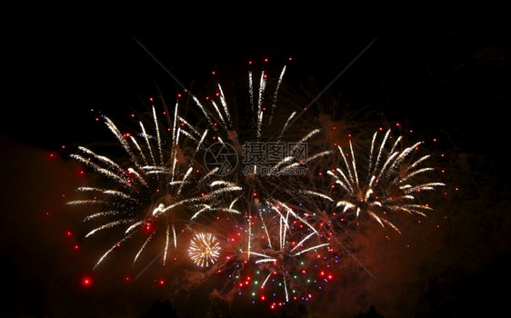 概念的在夜空中庆祝烟火的来临焰药图片