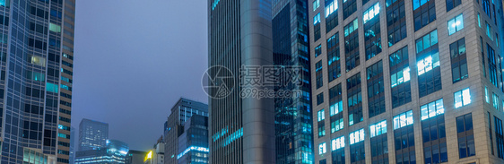 塔大都会摩天楼现代建筑夜间全景镇著名的图片