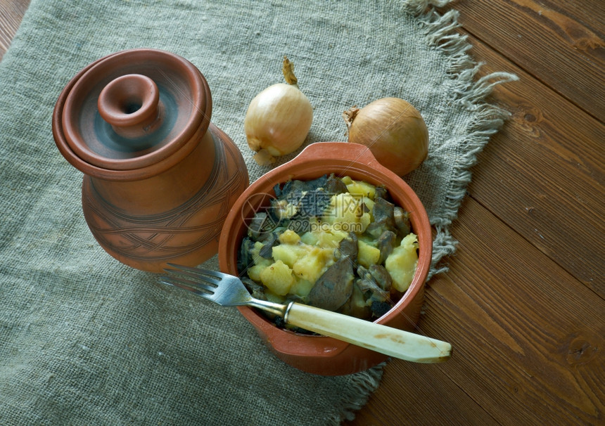肉午餐蔬菜Tushanka白俄罗斯木本土豆炖料图片