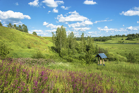 卢霍夫斯基英石俄罗Kostroma地区Krasnoselsky区Aleevo村附近的圣蒂孔卢克霍夫斯基神圣之春科特罗马图片