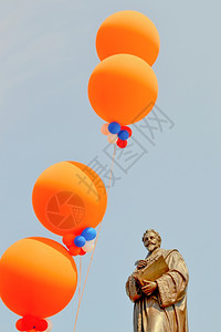 雨果格罗秀斯雕像皇后日配气球纪念碑历史格老秀斯图片