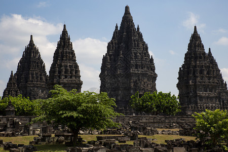 印度尼西亚爪哇的普兰巴南寺庙印度教东方冲床图片