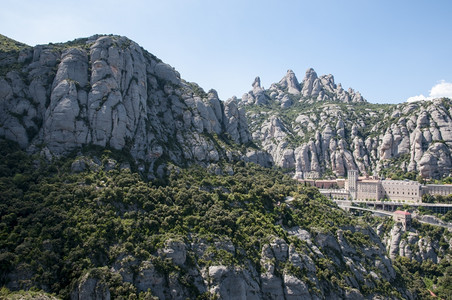 地中海欧洲巴塞罗那的蒙特拉山脉风景优美图片
