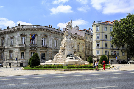 马克西米诺尊重纪念第一次世界大战葡萄牙作人员纪念碑的景象在葡萄牙里斯本市中心由马克西米亚诺阿尔维斯雕塑战斗人员图片