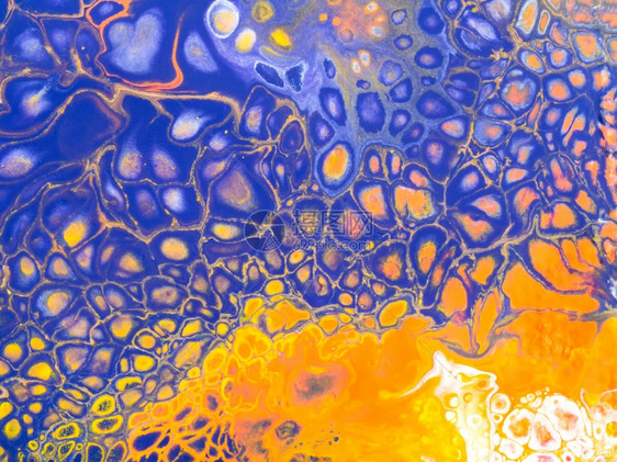 海浪紫色的弄脏画布上喷洒的丙烯香涂料当代艺术作品图片