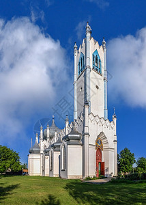 切尔卡瑟地区20年7月1日乌克兰莫什尼0712乌克兰莫什尼村的变形教堂在阳光明媚的夏日乌克兰莫什尼村的变形教堂图片