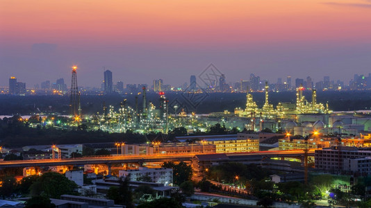 工业的污染酒厂泰国曼谷ChaoPhraya河附近Twilight的风景油炼厂泰国景观图片