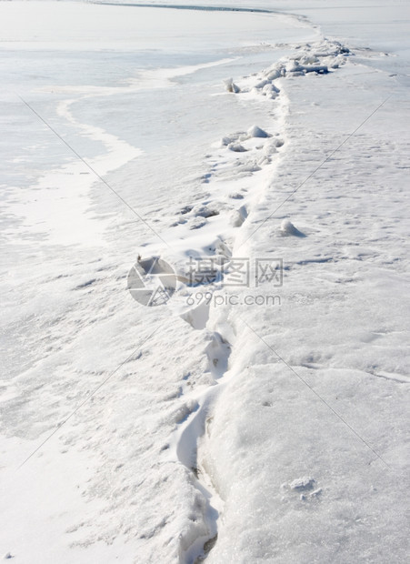 冷冻的冬海冰雪中背景霜寒冷的北极图片