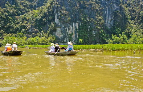越南在宁滨TamCoc的越南划船旅游水停泊图片