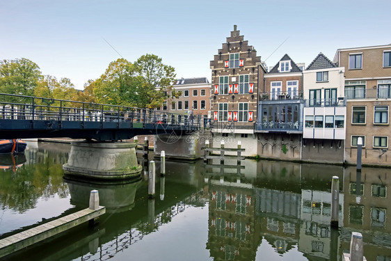游客戈林赫姆荷兰中世纪城镇Gorinchem市风景优美图片