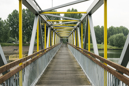 地标旅行建筑学穿越Holland河马斯的金属桥图片