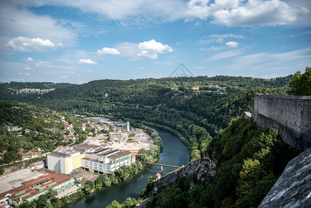 拜桑城堡俯视河流法语夏天城市景观图片