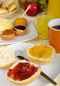 加橙汁咖啡和水果的酱早餐加橙汁咖啡和水果黄油玻璃杯子图片